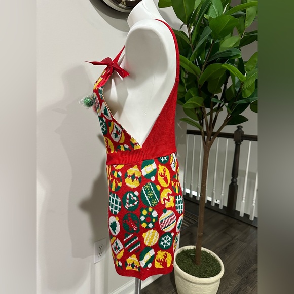 New Eyeshadow Ugly Christmas Ornament sweater Romper Junior /womens Small - Picture 2 of 5
